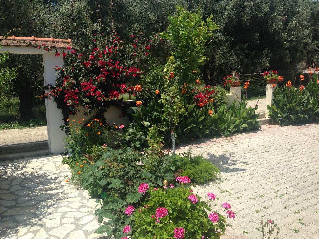 Marketos Apartments Svoronata Luaran gambar