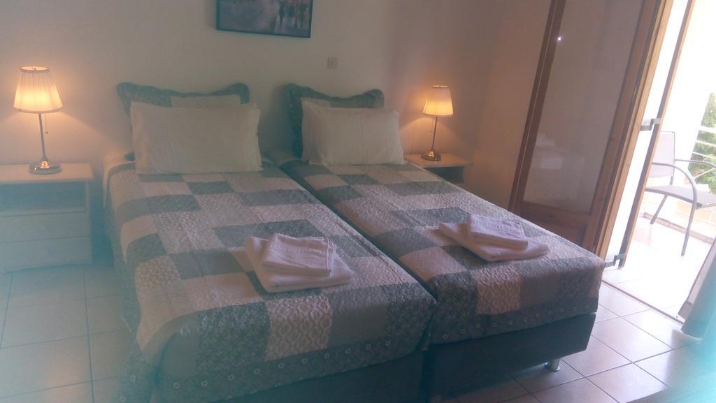 Marketos Apartments Svoronata Luaran gambar