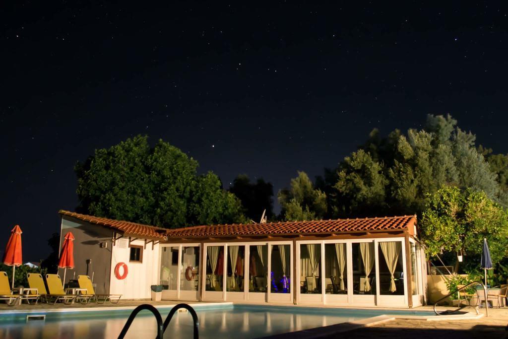 Marketos Apartments Svoronata Luaran gambar
